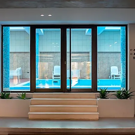 International Otel 4*