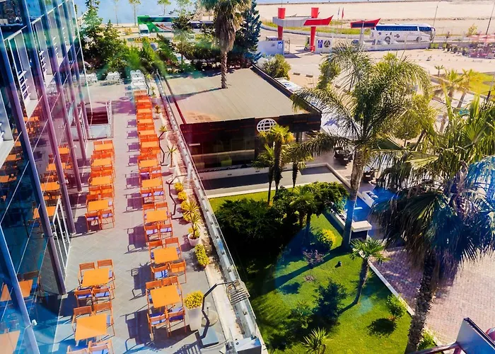 发罗拉国际酒店 4* Vlorë